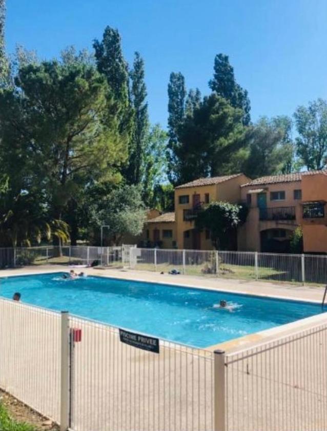 Appart Dans Residence Avec Piscine A Arles Exterior foto